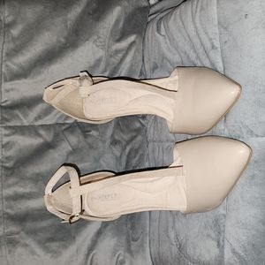Eva Mendez, t-strap heel, tan, size 10